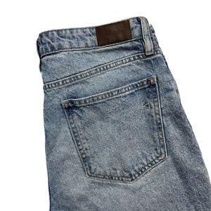 Hidden High Rise Distressed Light Wash Crop Jeans Size 29